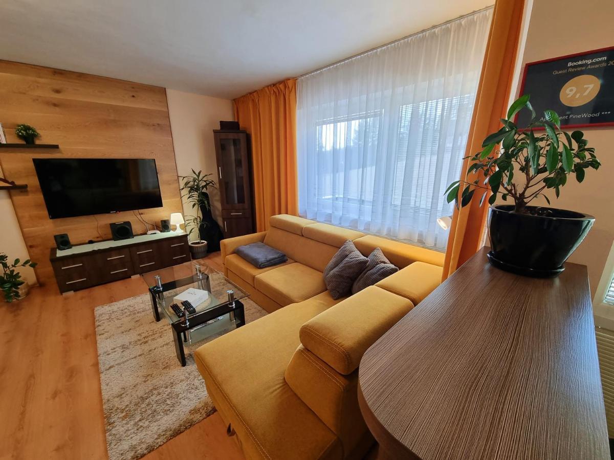 Apartment Pinewood *** Вишне-Ружбахи Екстер'єр фото